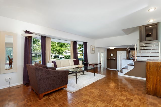 525 North Rohlwing Road Palatine, IL 60074 - Photo 6 of 38 Gallery Image 6