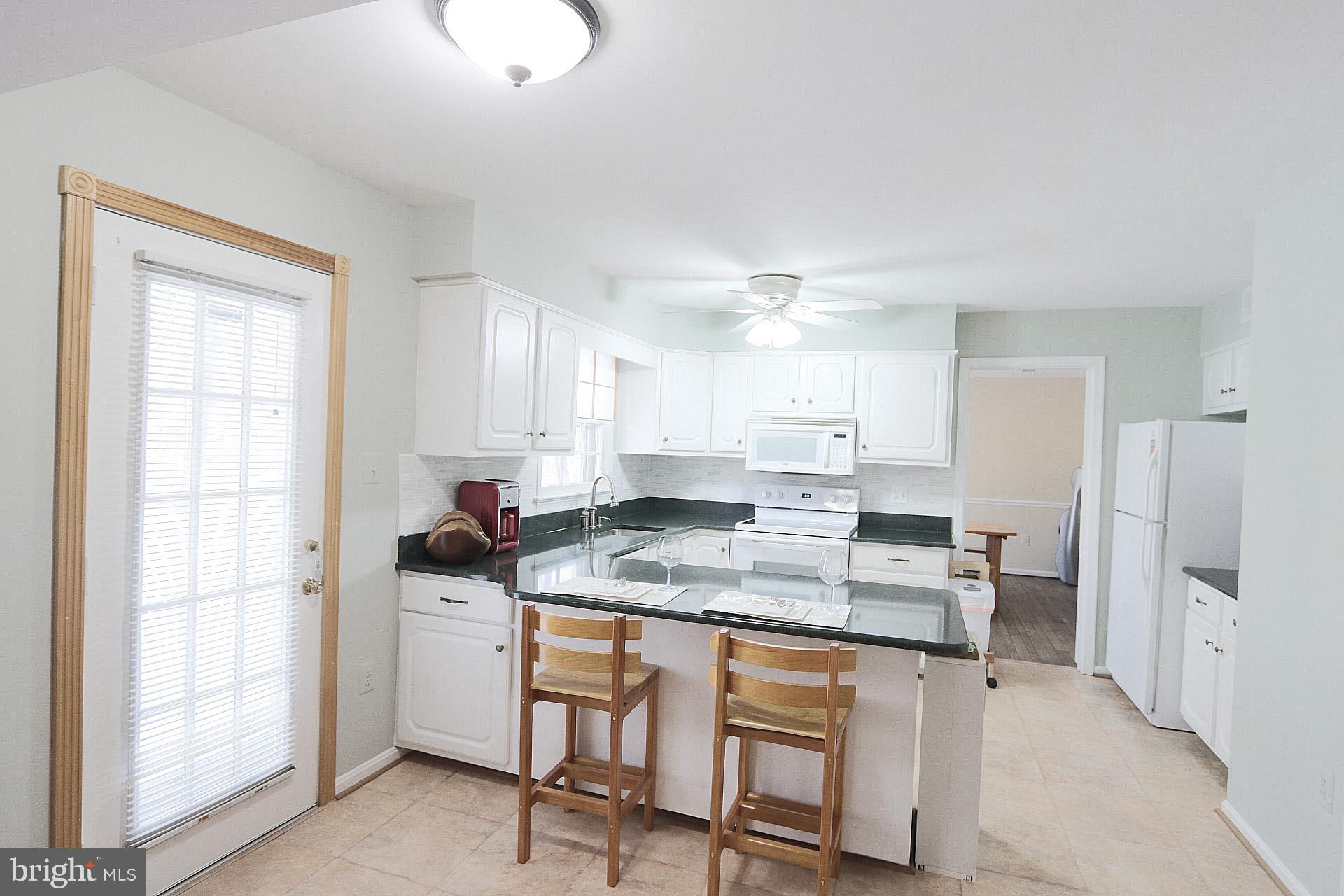 10129 Red Spruce Road Fairfax, VA 22032 - Photo 11 of 26 Kitchen