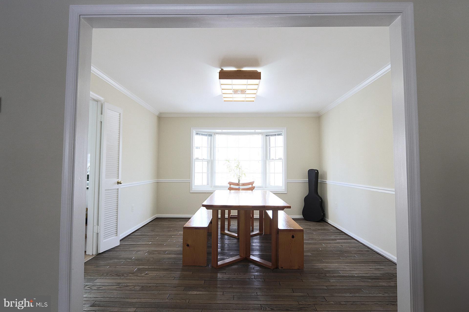 10129 Red Spruce Road Fairfax, VA 22032 - Photo 12 of 26 Dining