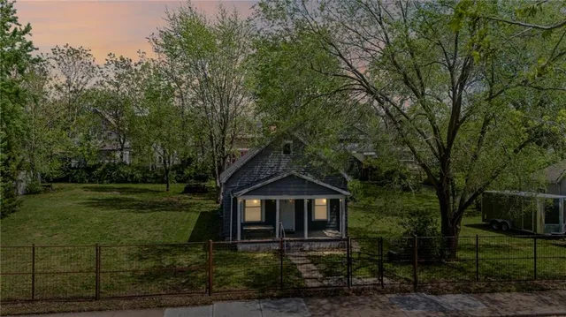 $500,000 | 3225 Holmes Street, Kansas City, MO 64109