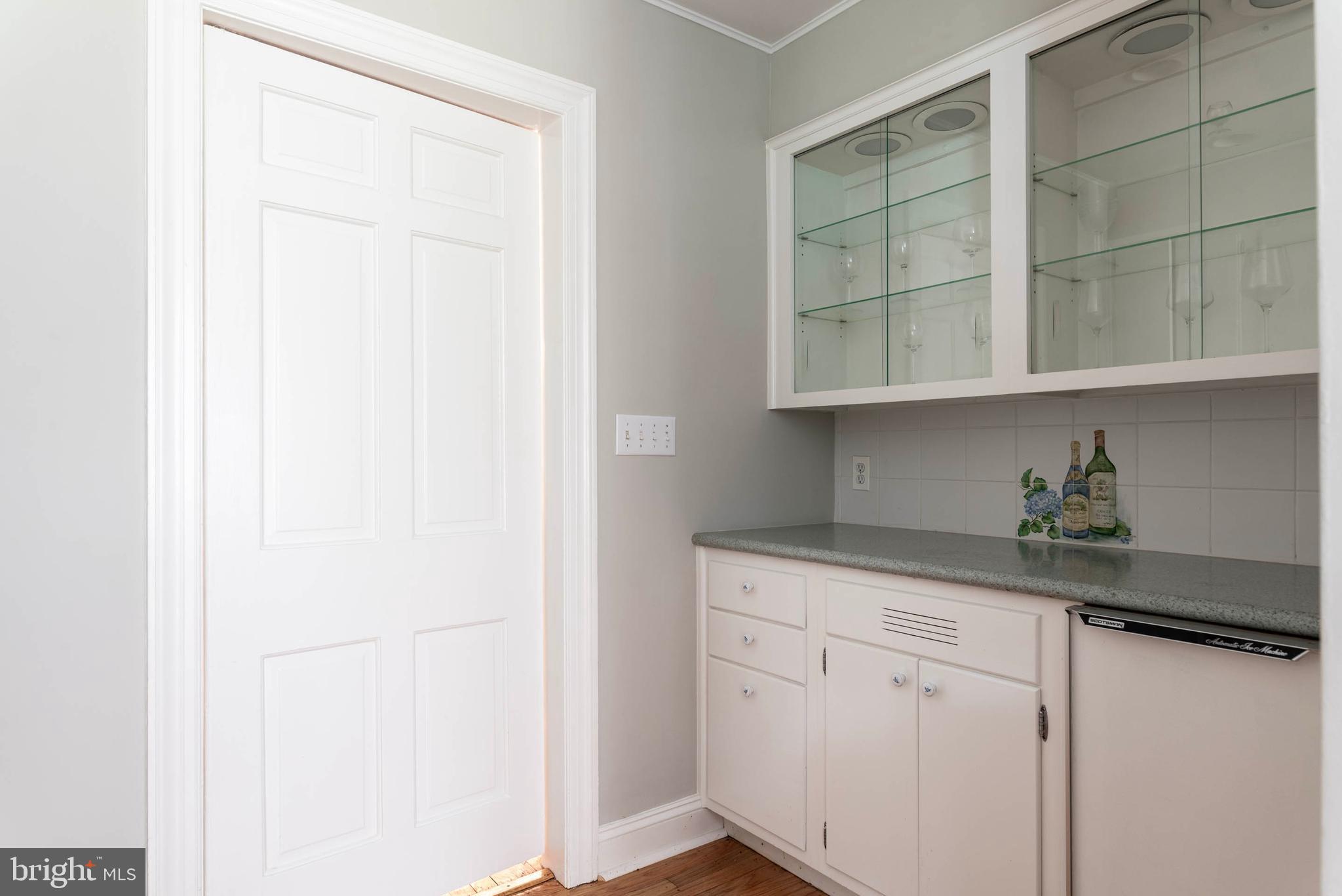 795 Harrison Road Villanova, PA 19085 - Photo 18 of 55 Entertainer's Bar Cabinetry