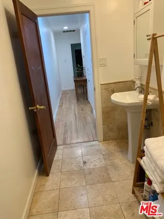 $3,100 | 831 Wilcox Avenue, Los Angeles, CA 90038