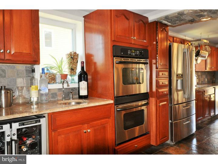 49 Greenhill Road Springfield, PA 19064 - Photo 10 of 25 Kitchen