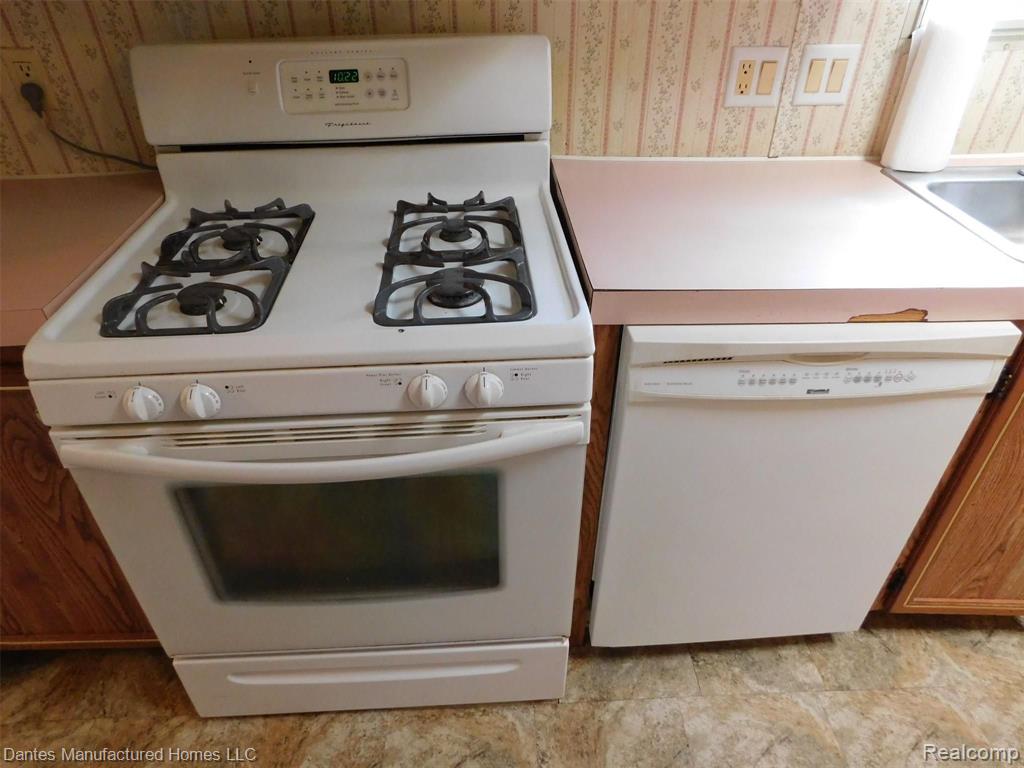 2500 Mann Road, Unit 56 Clarkston, MI 48346 - Photo 22 of 46