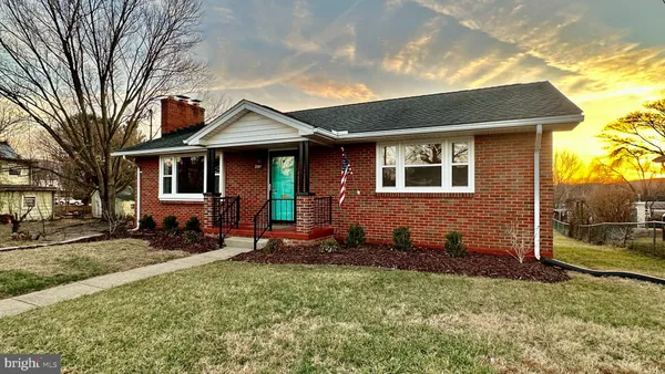 $294,500 | 201 Woodland Avenue, Luray, VA 22835