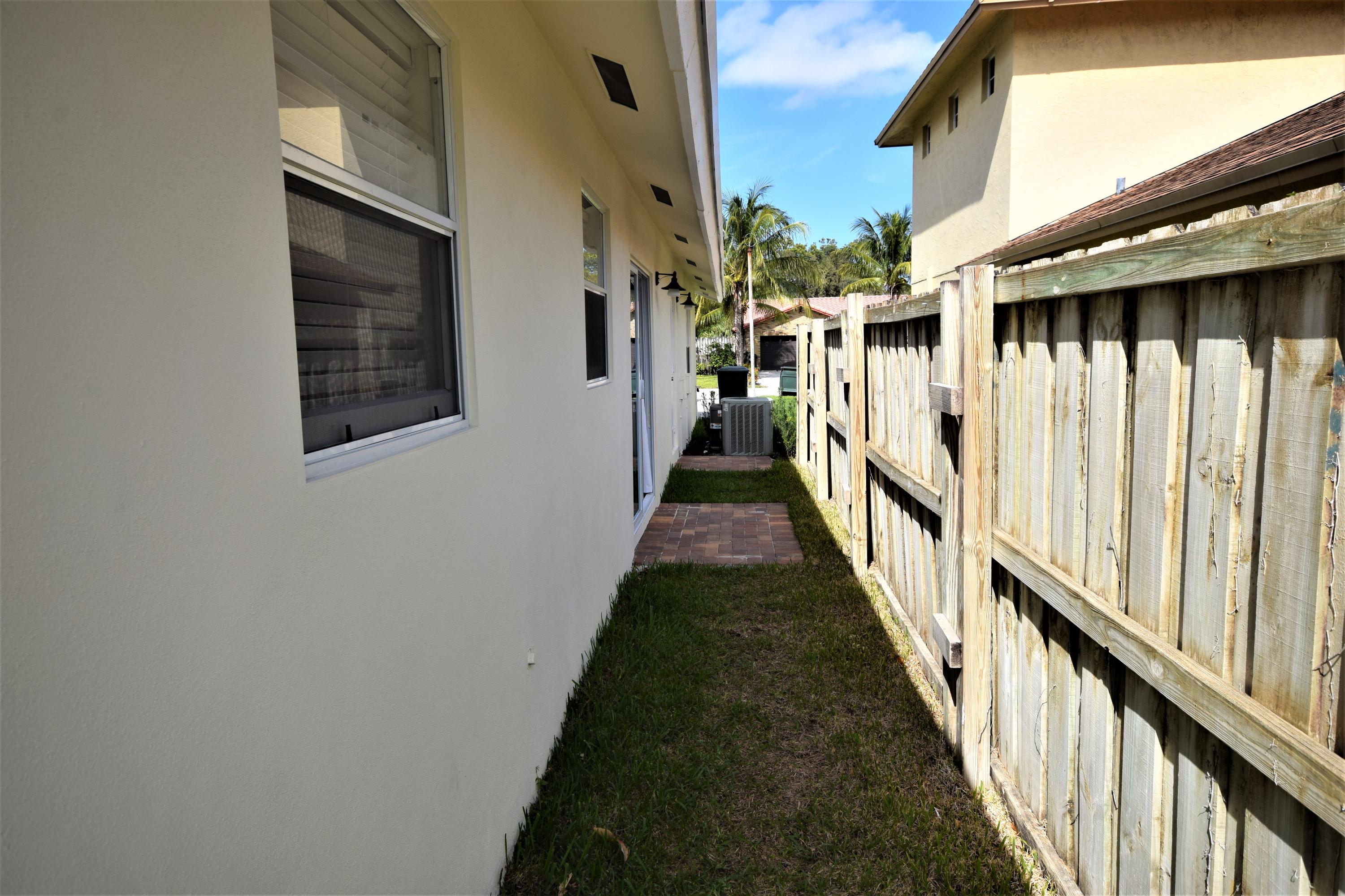 516 Northwest 55th Terrace Boca Raton, FL 33487 - Photo 31 of 39 DSC_4409