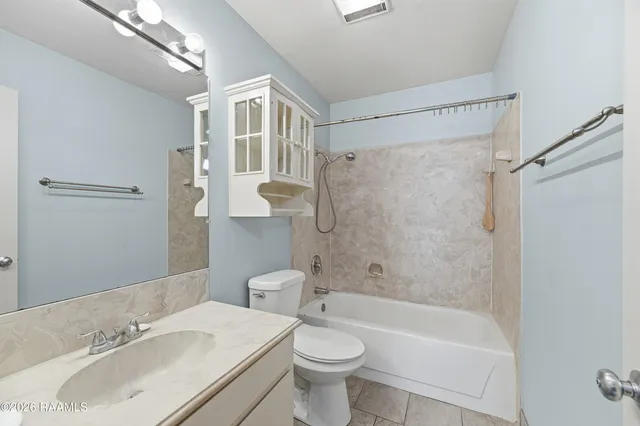 $97,000 | 701 South College Road, Unit 111, Lafayette, LA 70503