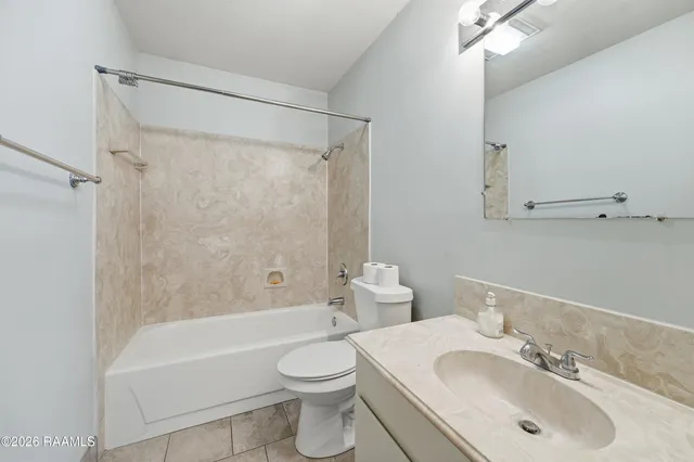 $97,000 | 701 South College Road, Unit 111, Lafayette, LA 70503