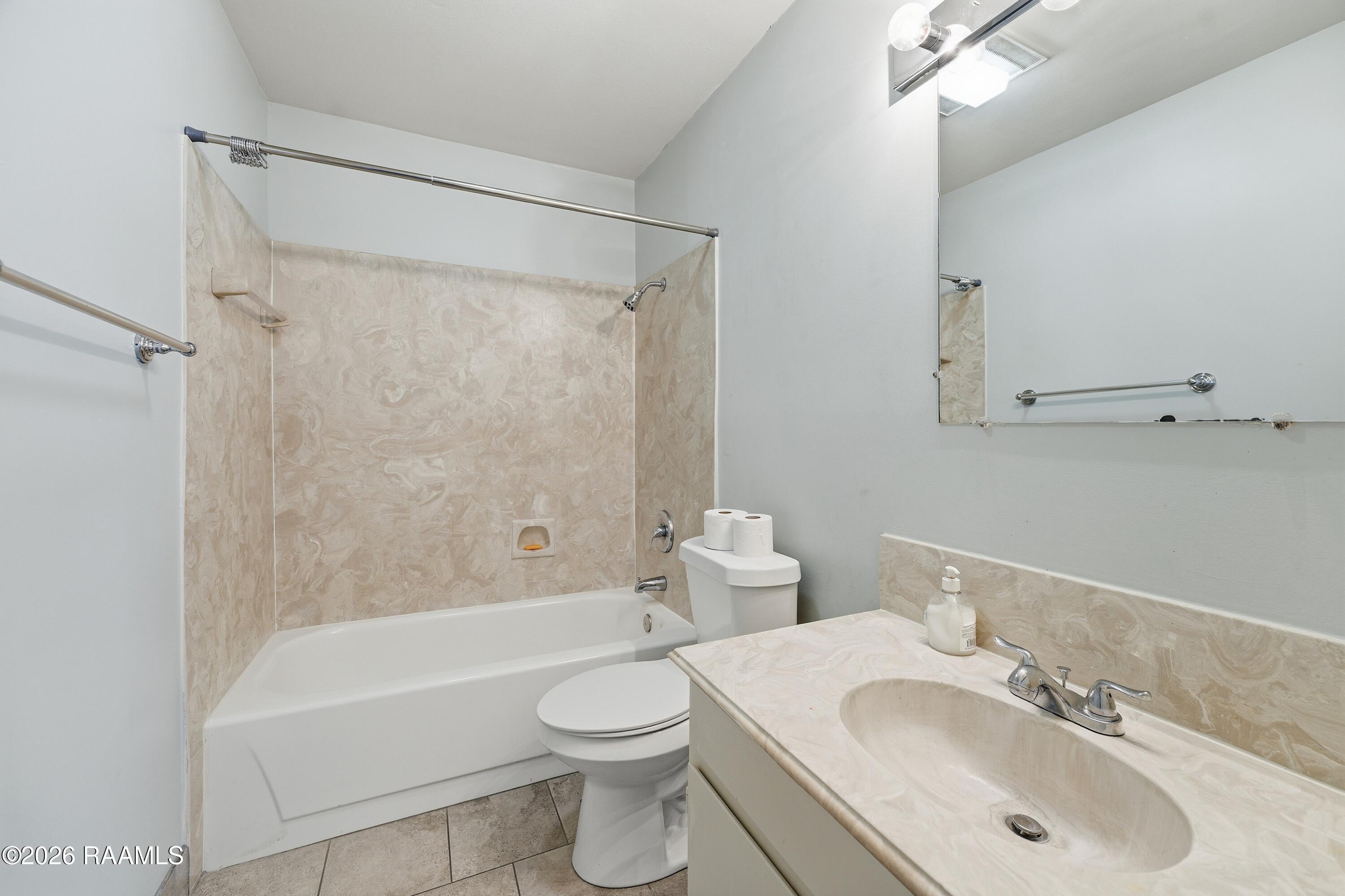 701 South College Road, Unit 111 Lafayette, LA 70503 - Photo 19 of 22 701SCollege_016