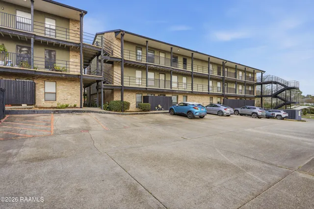 $97,000 | 701 South College Road, Unit 111, Lafayette, LA 70503