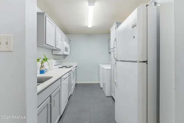 $97,000 | 701 South College Road, Unit 111, Lafayette, LA 70503