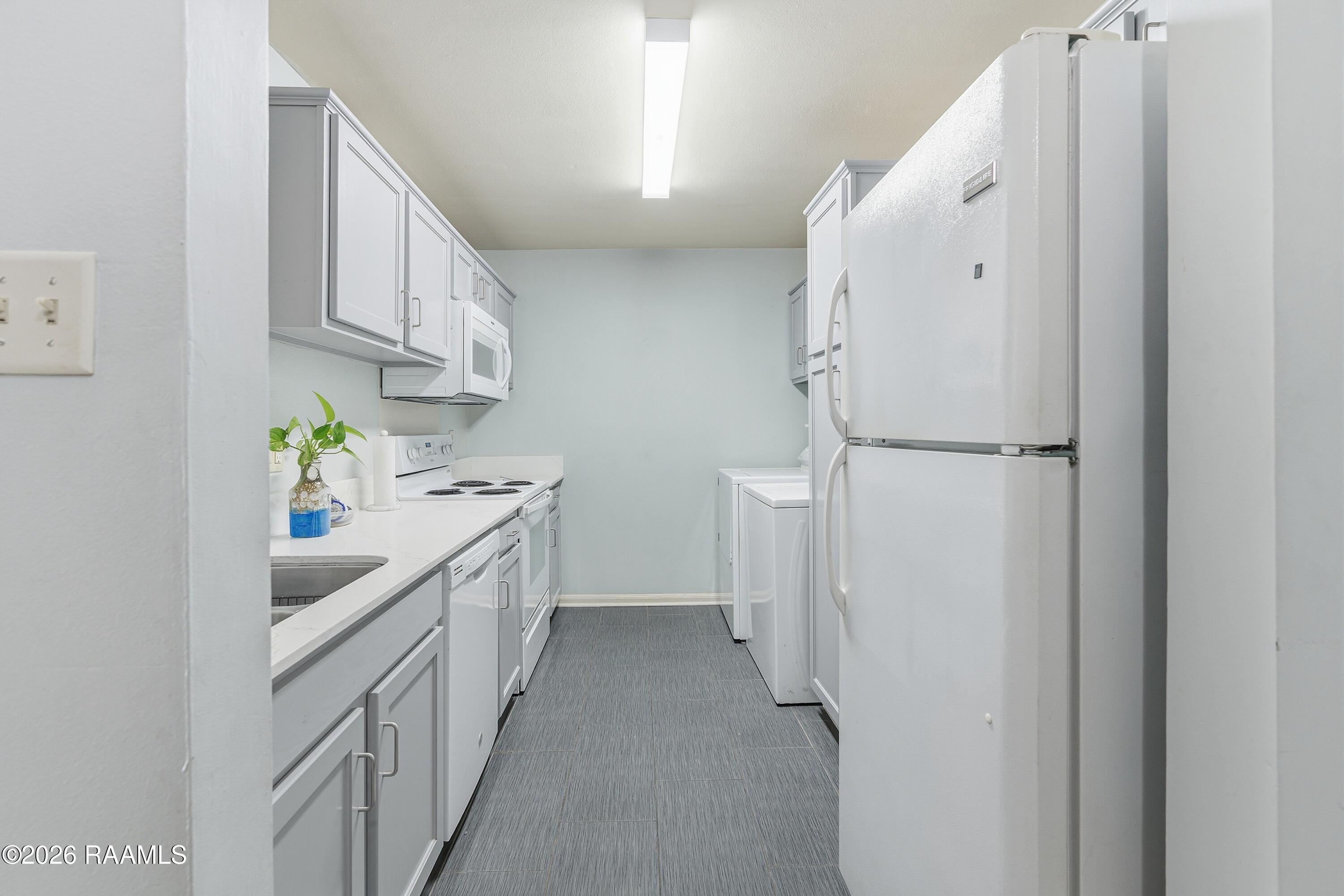 701 South College Road, Unit 111 Lafayette, LA 70503 - Photo 9 of 22 701SCollege_006