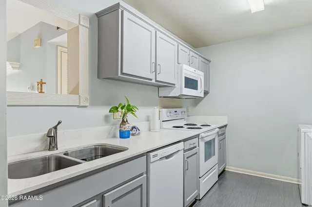 $97,000 | 701 South College Road, Unit 111, Lafayette, LA 70503