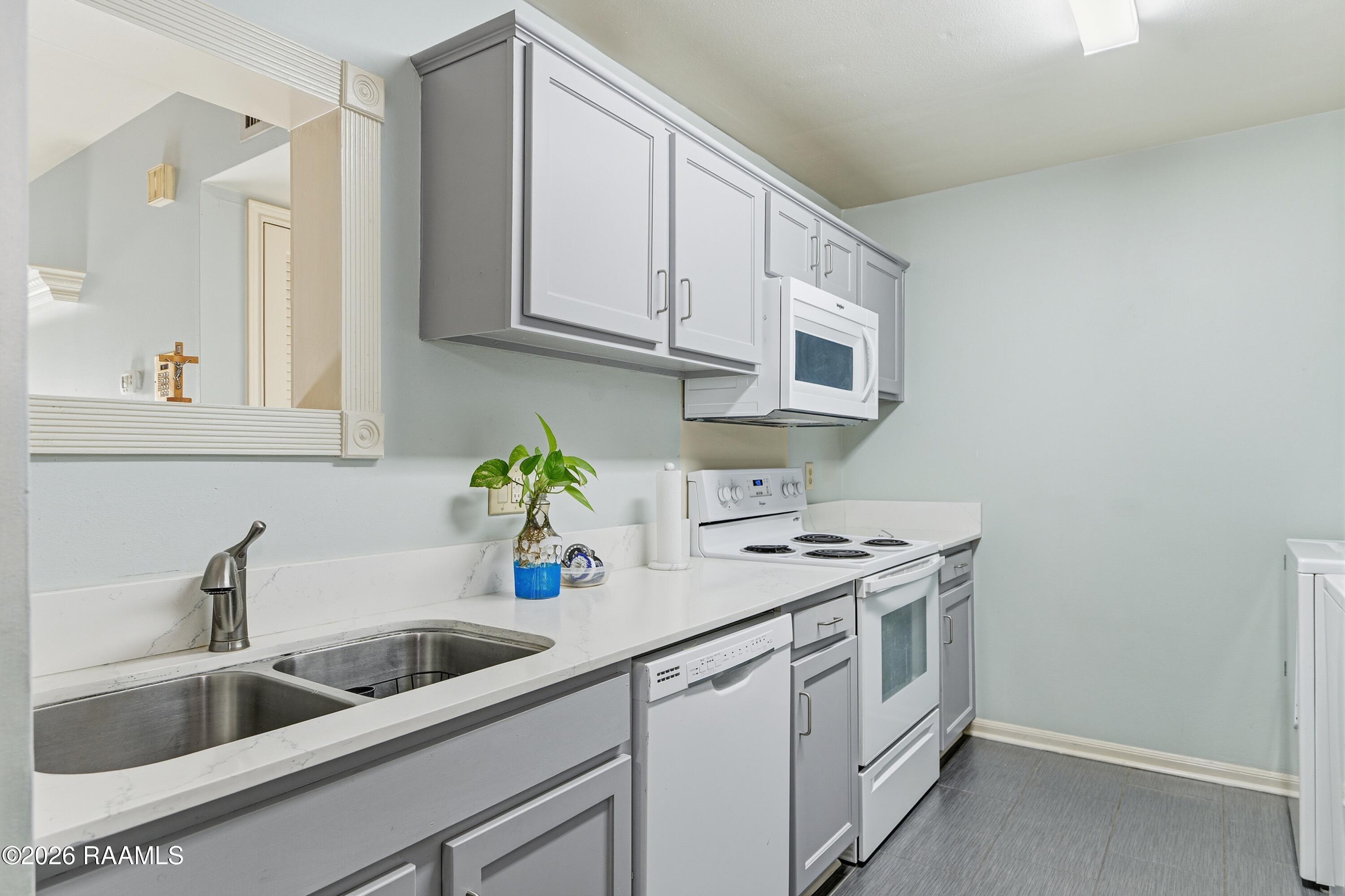 701 South College Road, Unit 111 Lafayette, LA 70503 - Photo 10 of 22 701SCollege_007