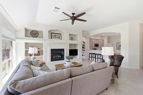 $385,000 | 10917 Southerland Drive, Denton, TX 76207