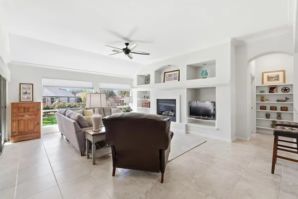 $385,000 | 10917 Southerland Drive, Denton, TX 76207