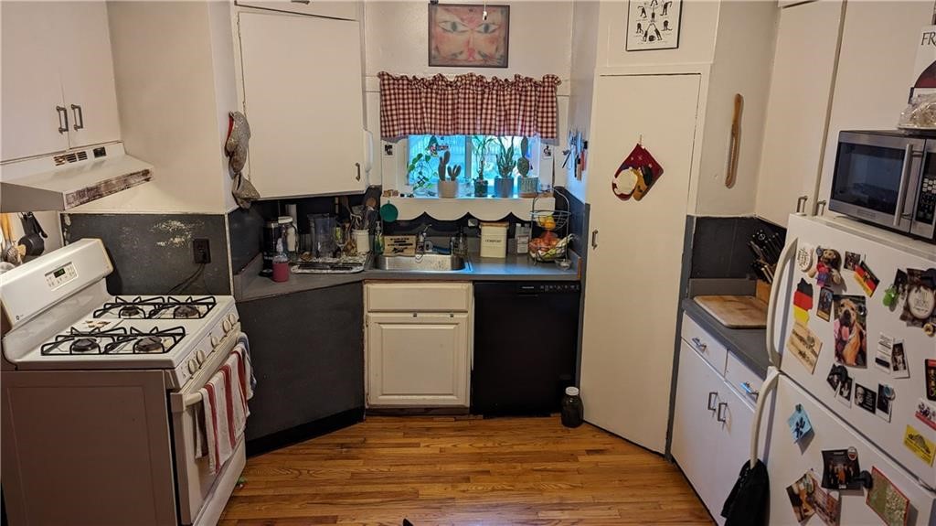 9 Rowley Street, Unit 3 Rochester, NY 14607 - Photo 8 of 14