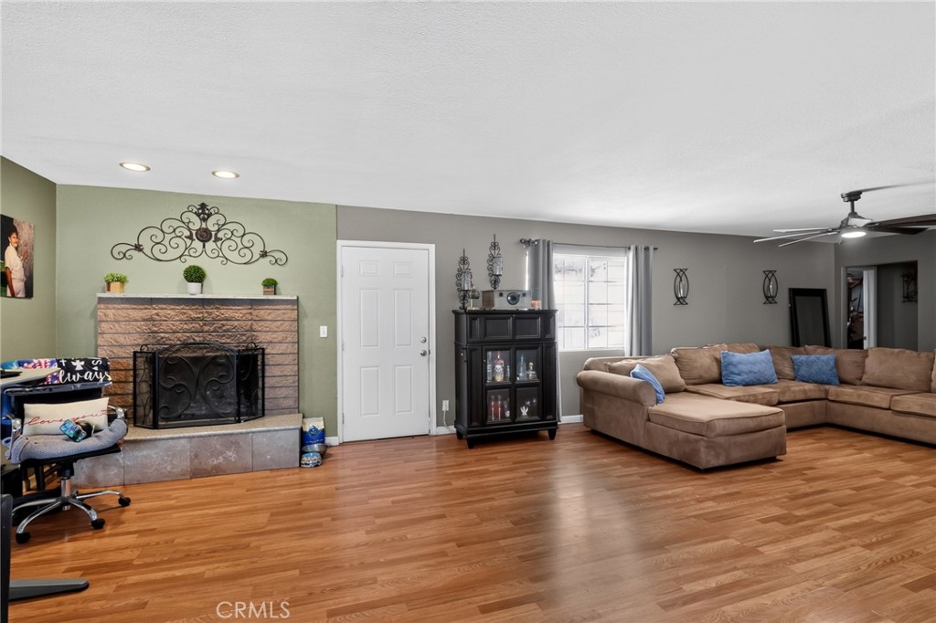 13477 Rancherias Road Apple Valley, CA 92308 - Photo 10 of 44