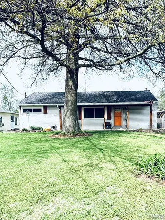 $279,900 | 733 Lake Drive, Herculaneum, MO 63048