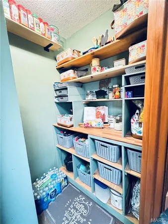 $279,900 | 733 Lake Drive, Herculaneum, MO 63048