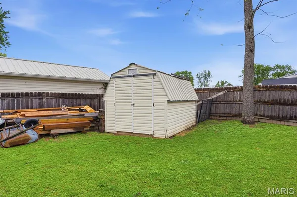 $279,900 | 733 Lake Drive, Herculaneum, MO 63048