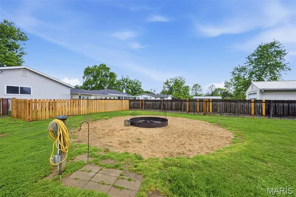 $279,900 | 733 Lake Drive, Herculaneum, MO 63048