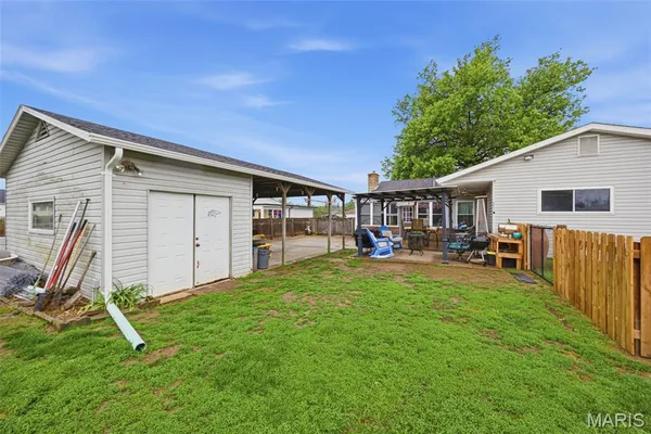 $279,900 | 733 Lake Drive, Herculaneum, MO 63048
