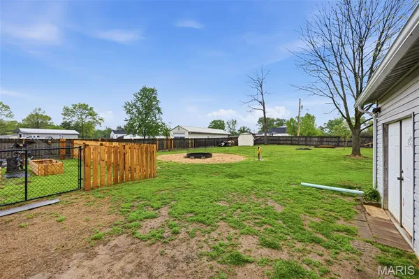 $279,900 | 733 Lake Drive, Herculaneum, MO 63048
