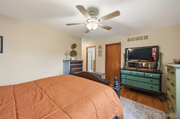 $279,900 | 733 Lake Drive, Herculaneum, MO 63048