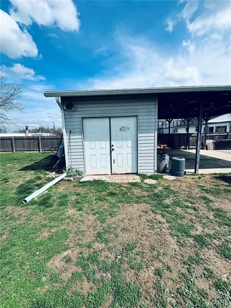 $279,900 | 733 Lake Drive, Herculaneum, MO 63048