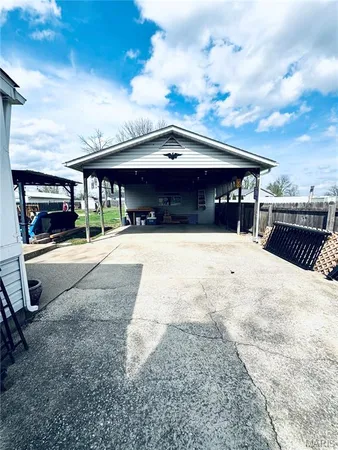 $279,900 | 733 Lake Drive, Herculaneum, MO 63048