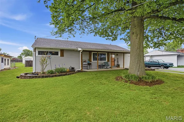 $279,900 | 733 Lake Drive, Herculaneum, MO 63048