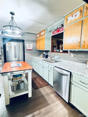 $279,900 | 733 Lake Drive, Herculaneum, MO 63048