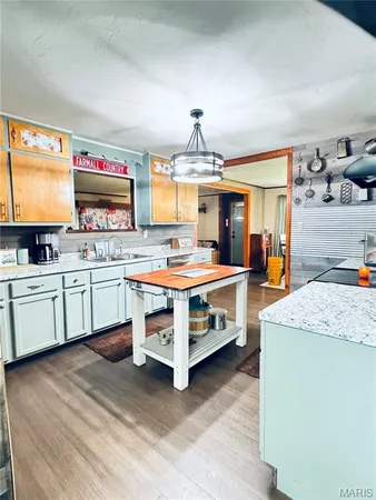 $279,900 | 733 Lake Drive, Herculaneum, MO 63048