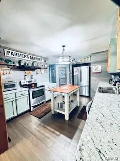 $279,900 | 733 Lake Drive, Herculaneum, MO 63048