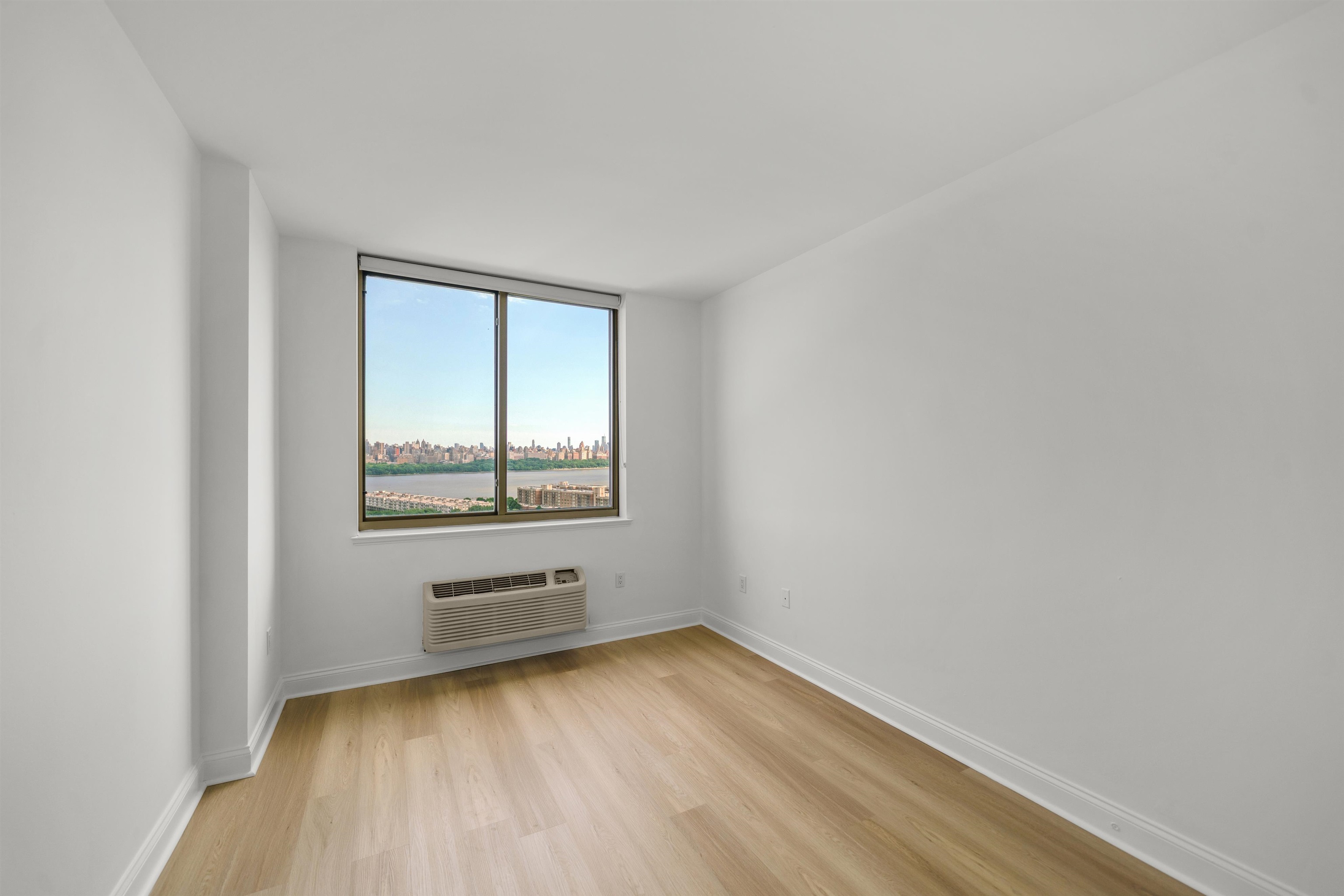 99 Gorge Road, Unit 1405 Edgewater, NJ 07020 - Photo 13 of 15