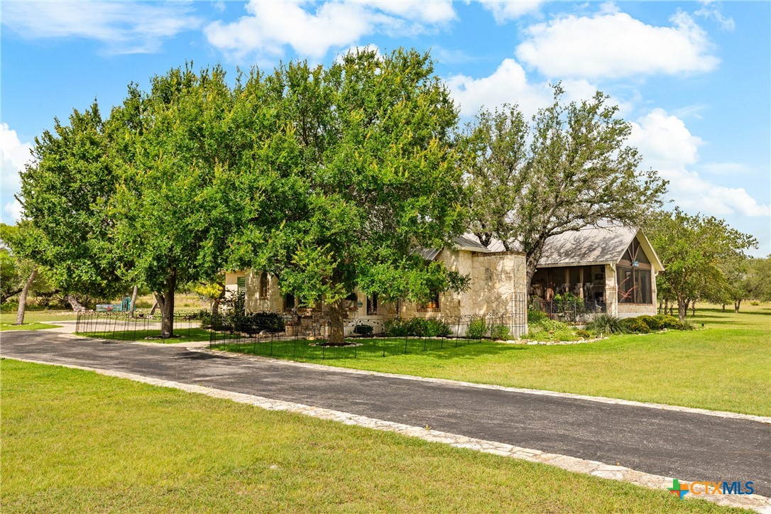 204 Kendall Jackson Comfort, TX 78013 - Photo 6 of 37