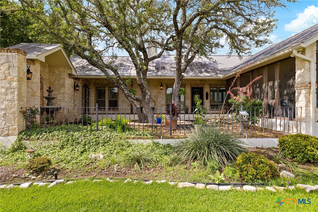 204 Kendall Jackson Comfort, TX 78013 - Photo 8 of 37
