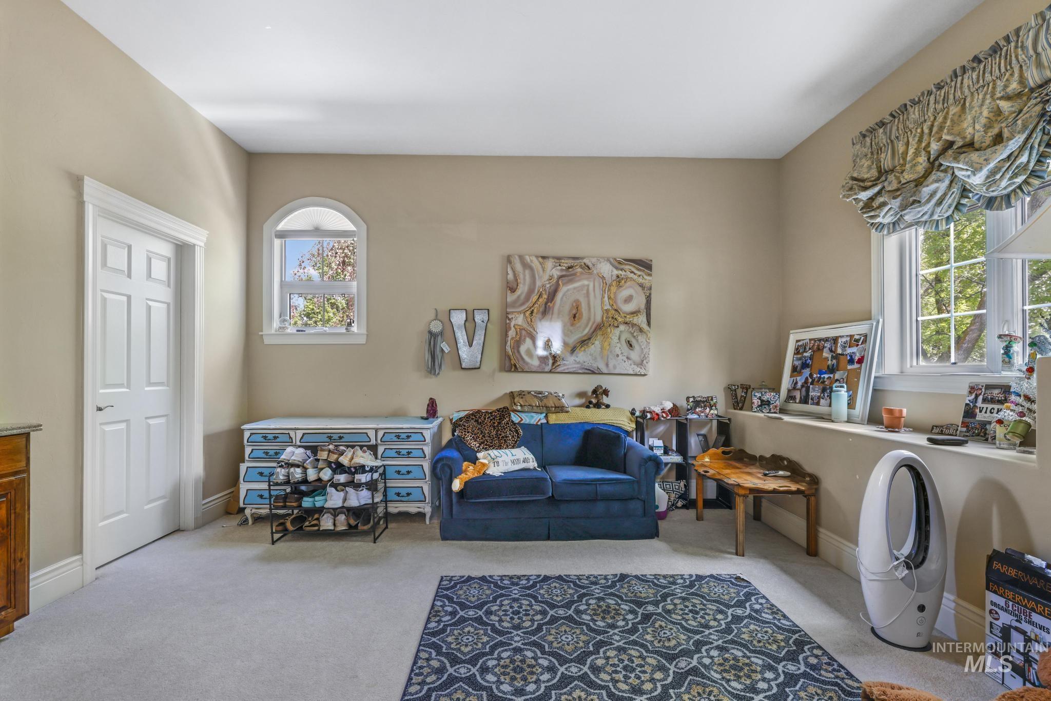 1526 Highway 26 Gooding, ID 83330 - Photo 24 of 48 Sitting room featuring carpet