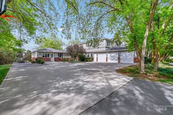 $3,700,000 | 1526 Highway 26, Gooding, ID 83330