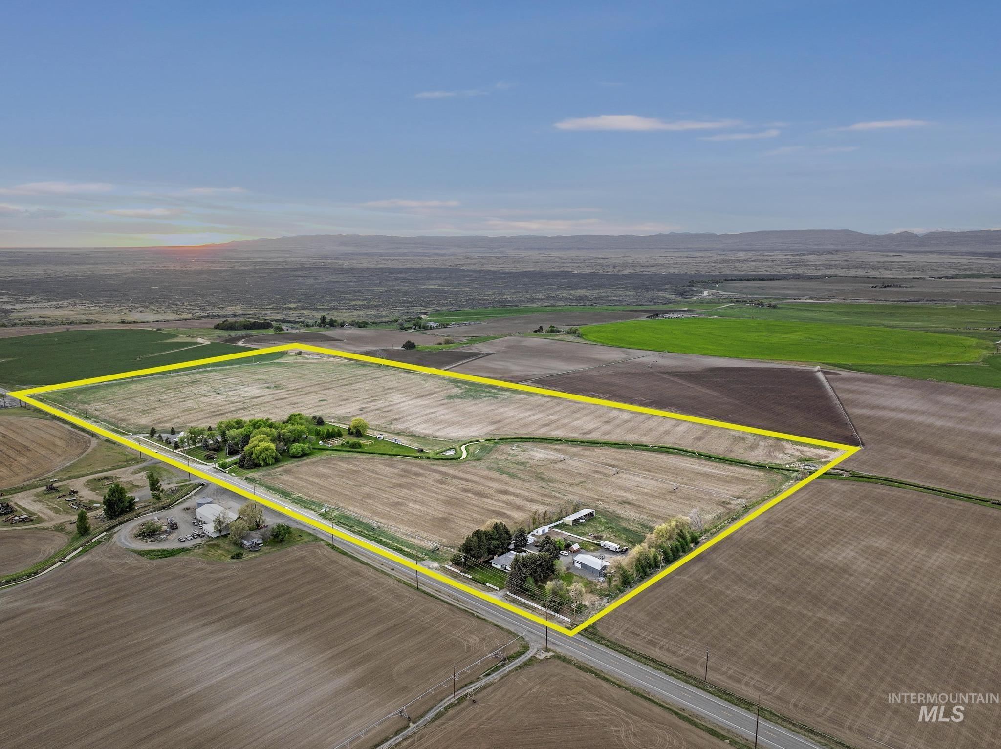 1526 Highway 26 Gooding, ID 83330 - Photo 44 of 48 Overview of rural landscape featuring property parcel outlined and a mountainous background