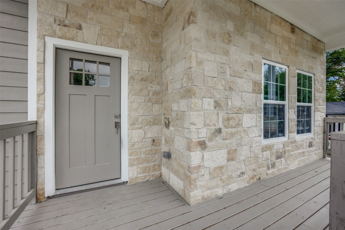 4927 East Ridge Creek Drive Houston, TX 77053 - Photo 2 of 25 a view of wooden door