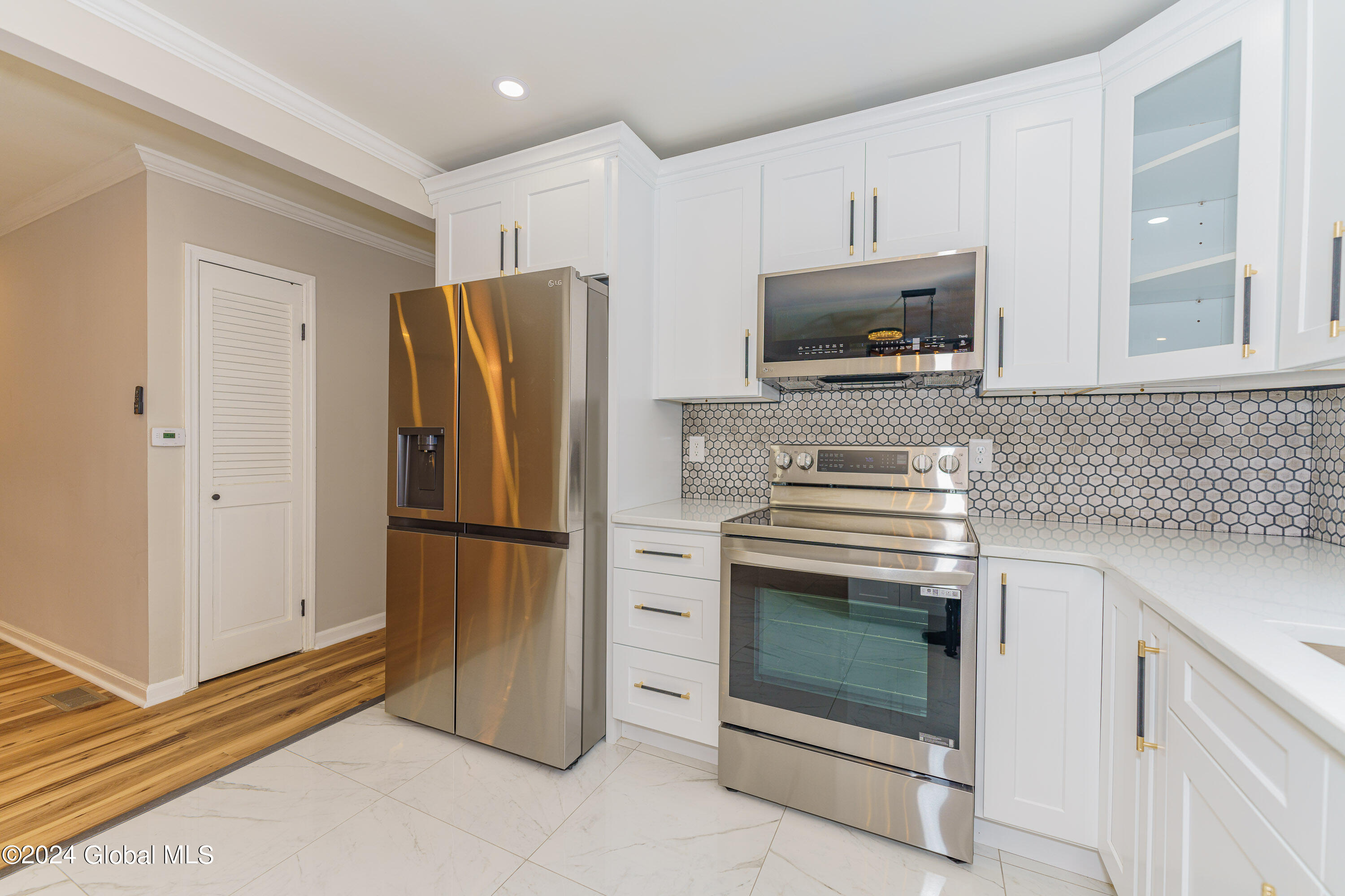 19 Launfal Street Colonie, NY 12205 - Photo 12 of 45 4 Kitchen 5