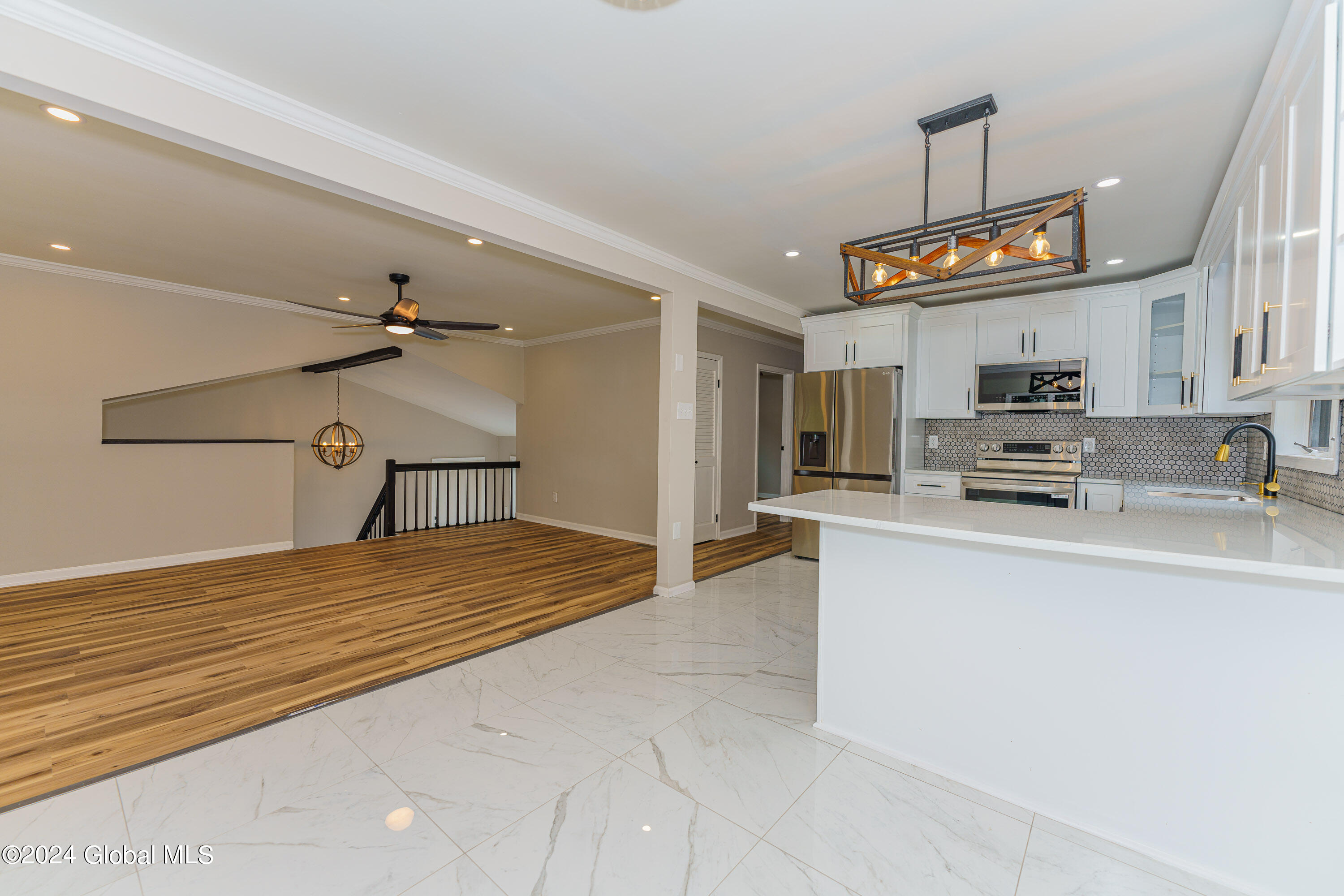 19 Launfal Street Colonie, NY 12205 - Photo 13 of 45 4 Kitchen 3
