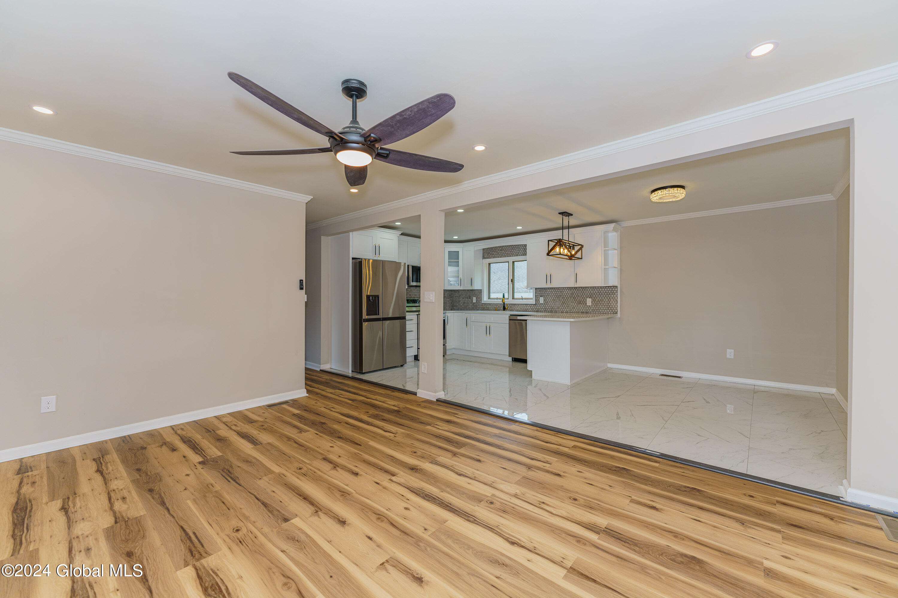 19 Launfal Street Colonie, NY 12205 - Photo 16 of 45 3 Livingroom 1