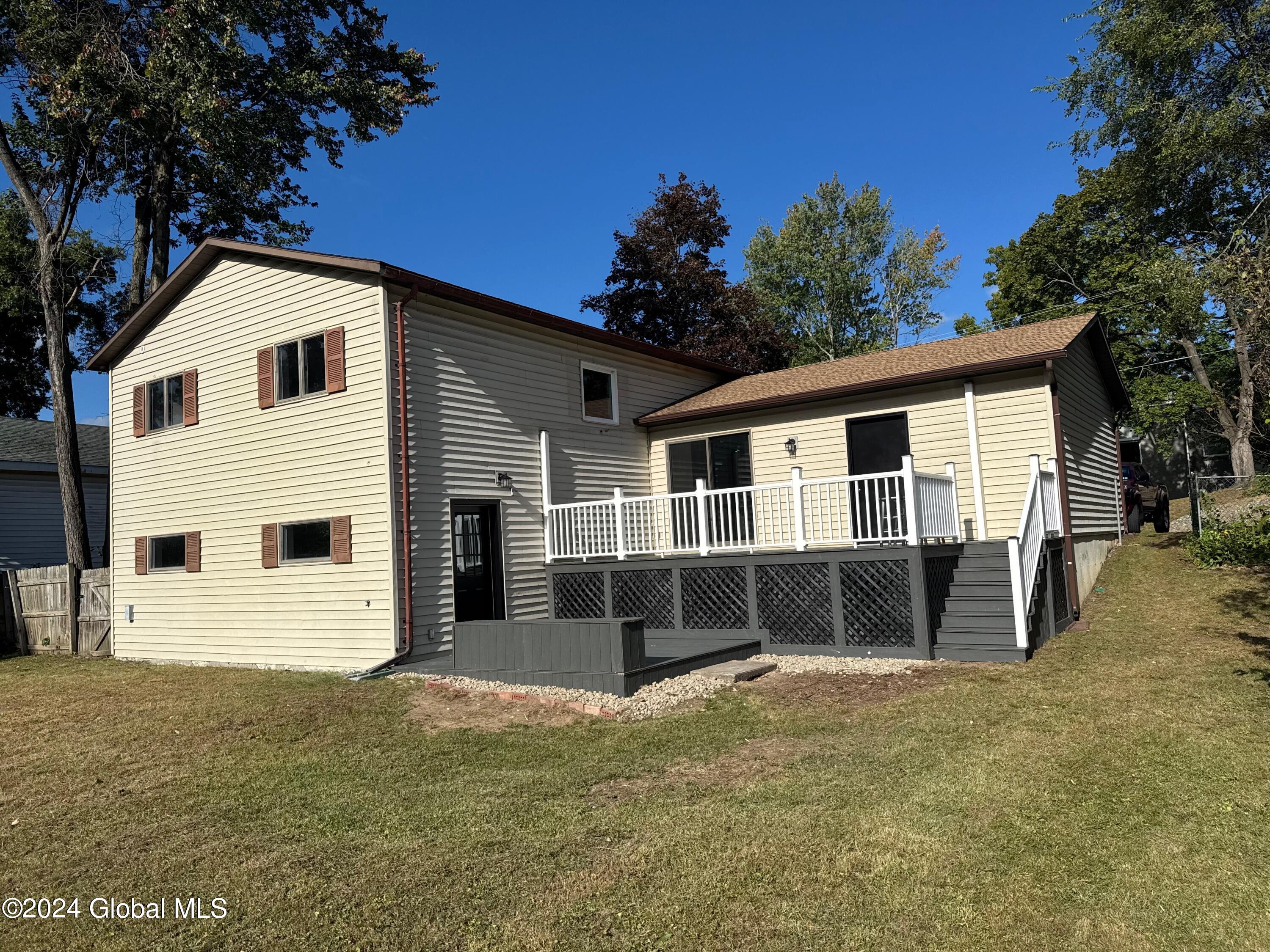 19 Launfal Street Colonie, NY 12205 - Photo 40 of 45 74965739271__D0DD310B-5107-40C6-9946-FB5