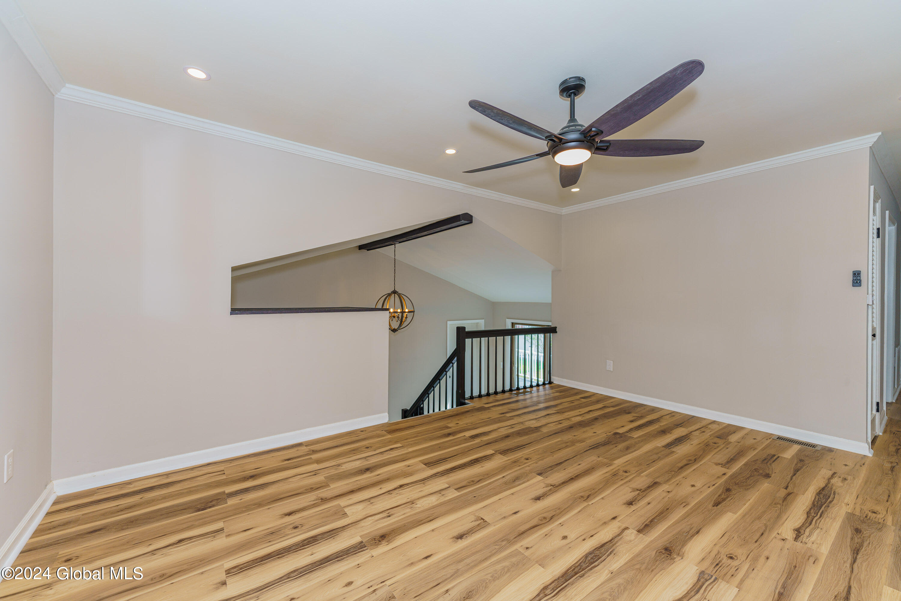 19 Launfal Street Colonie, NY 12205 - Photo 7 of 45 3 Livingroom 4