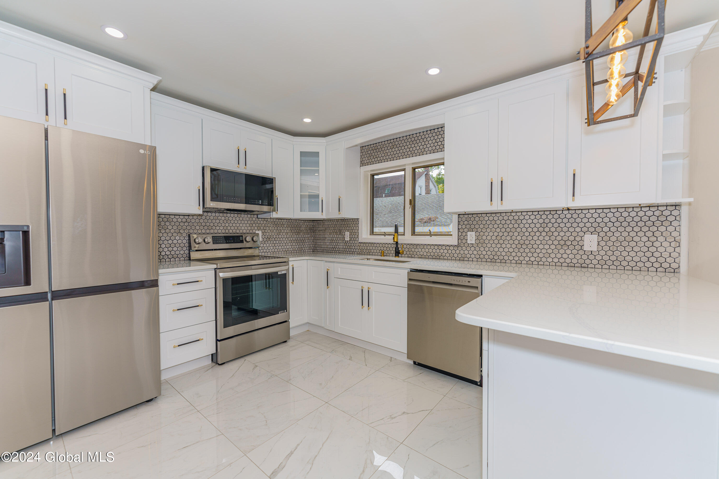 19 Launfal Street Colonie, NY 12205 - Photo 9 of 45 4 Kitchen 4