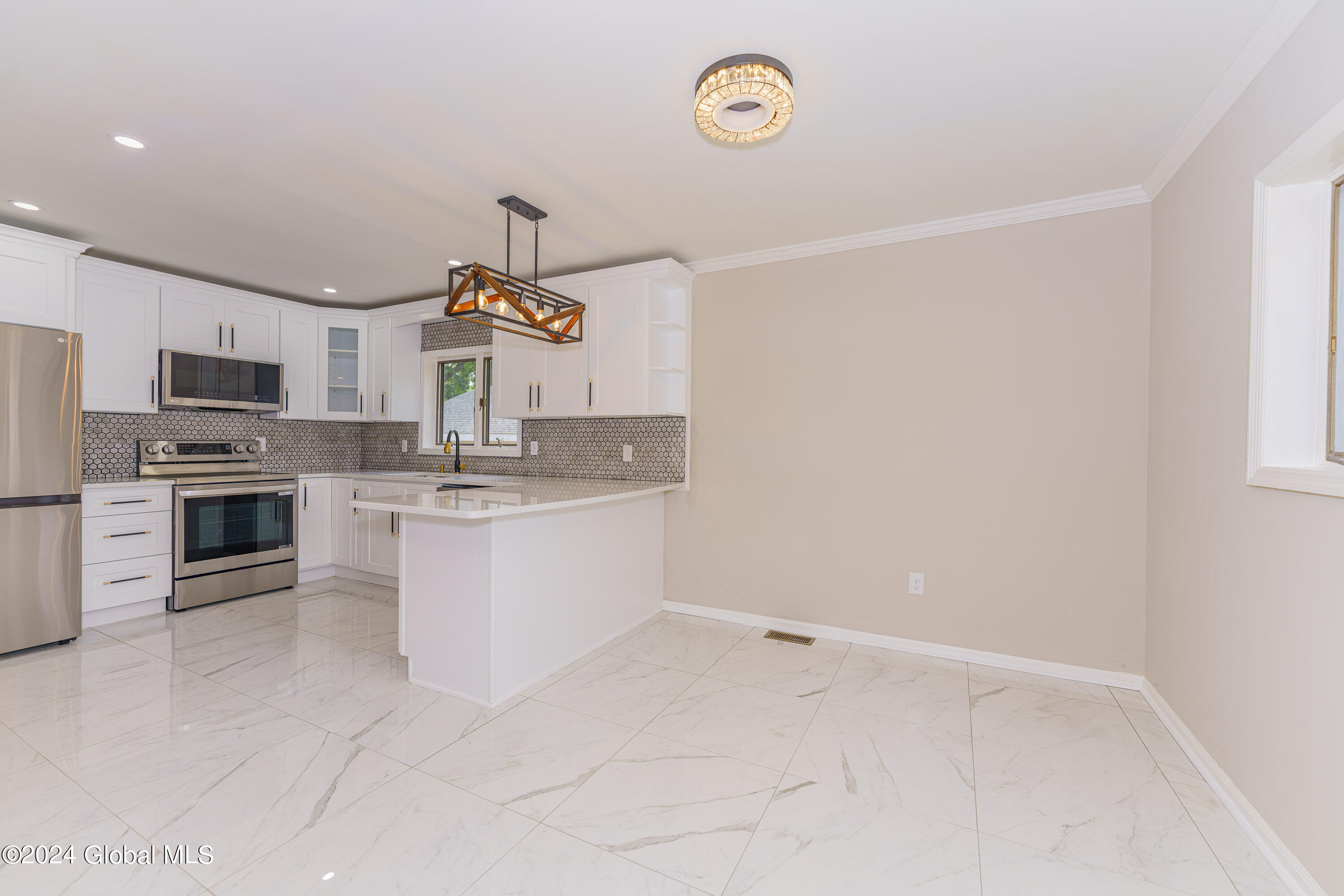 19 Launfal Street Colonie, NY 12205 - Photo 10 of 45 4 Kitchen 1