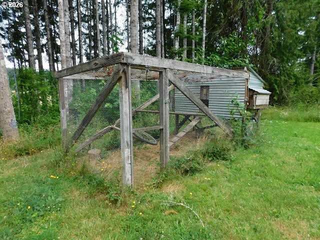 19512 Biggs Road Vernonia, OR 97064 - Photo 27 of 38 Coop